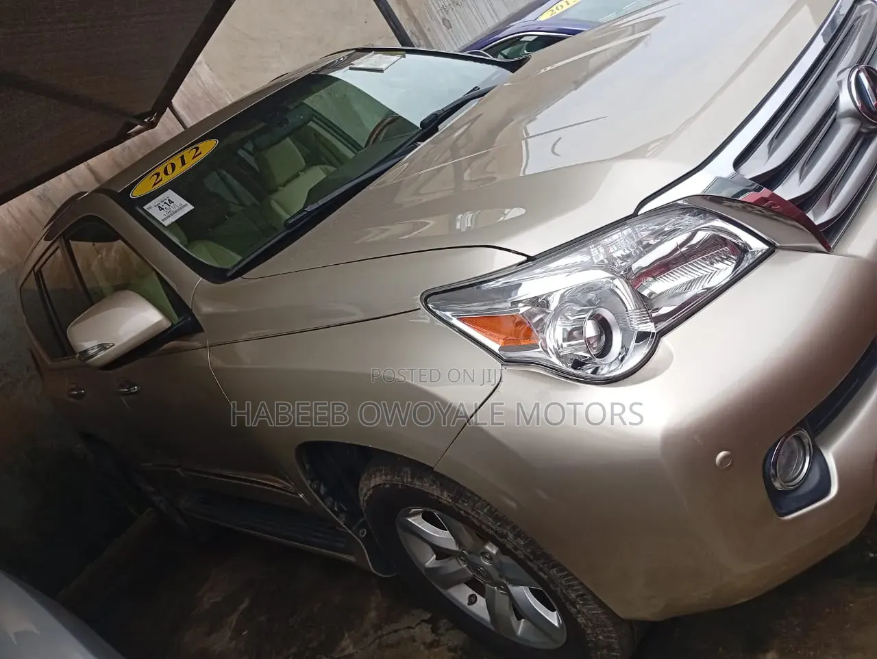 Lexus GX 2012 Gold