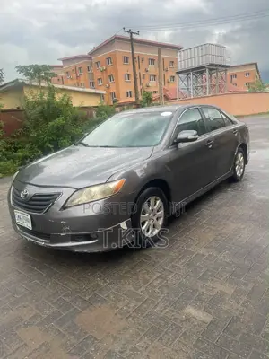 Toyota Camry LE V6 4dr Sedan (3.5L 6cyl 6AM) 2009 Gray