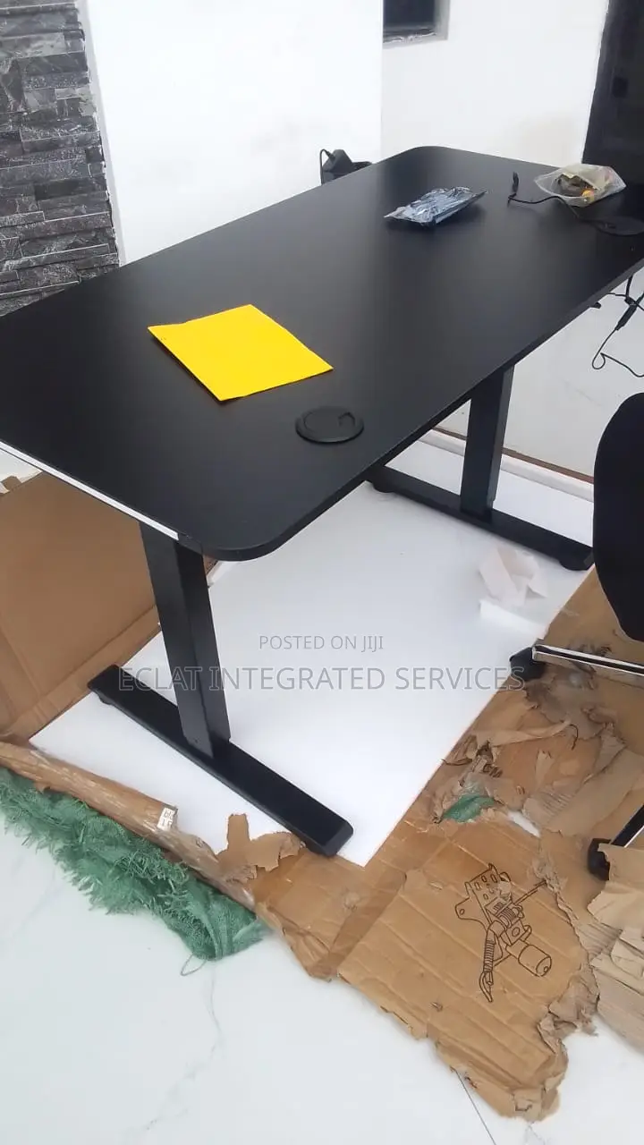 1.2meters Adjustable Table With Light