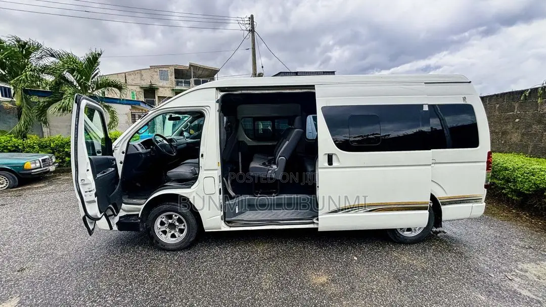 Toyota HiAce 2010 White