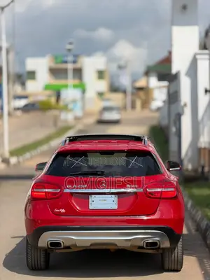 Mercedes-Benz GLA 250 2015 Red