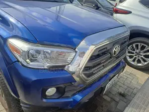 Toyota Tacoma 2022 Blue