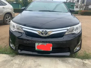 Toyota Camry XLE 4dr Sedan (3.5L 6cyl 6A) 2014 Black