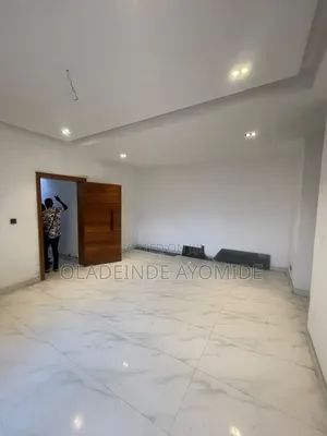 2bdrm Apartment in Lekki Ikate for rent