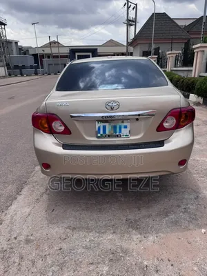 Toyota Corolla 2009 Gold