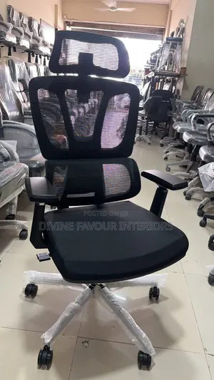 Mesh Foam Ergonomic Swivel Chair