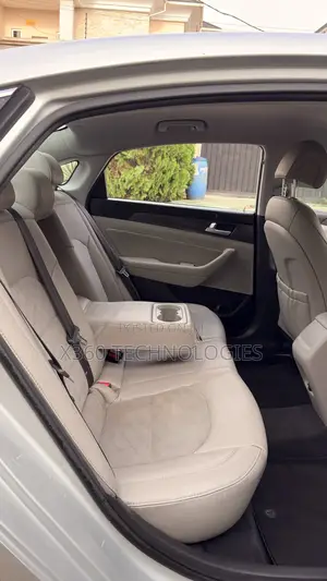 Hyundai Sonata Sport 2.0T 4dr Sedan (2.0L 4cyl Turbo 6A) 2015 Silver
