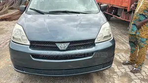Toyota Sienna 2006 Green