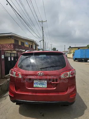 Hyundai Santa Fe 2012 Burgundy