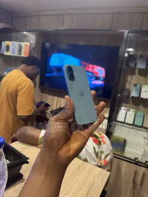 Apple iPhone 16 128 GB Green