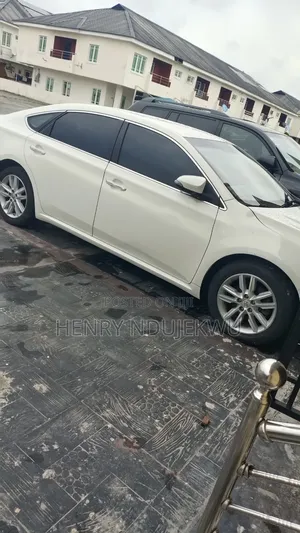 Toyota Avalon XLE Premium 4dr Sedan (3.5L 6cyl 6A) 2014 White