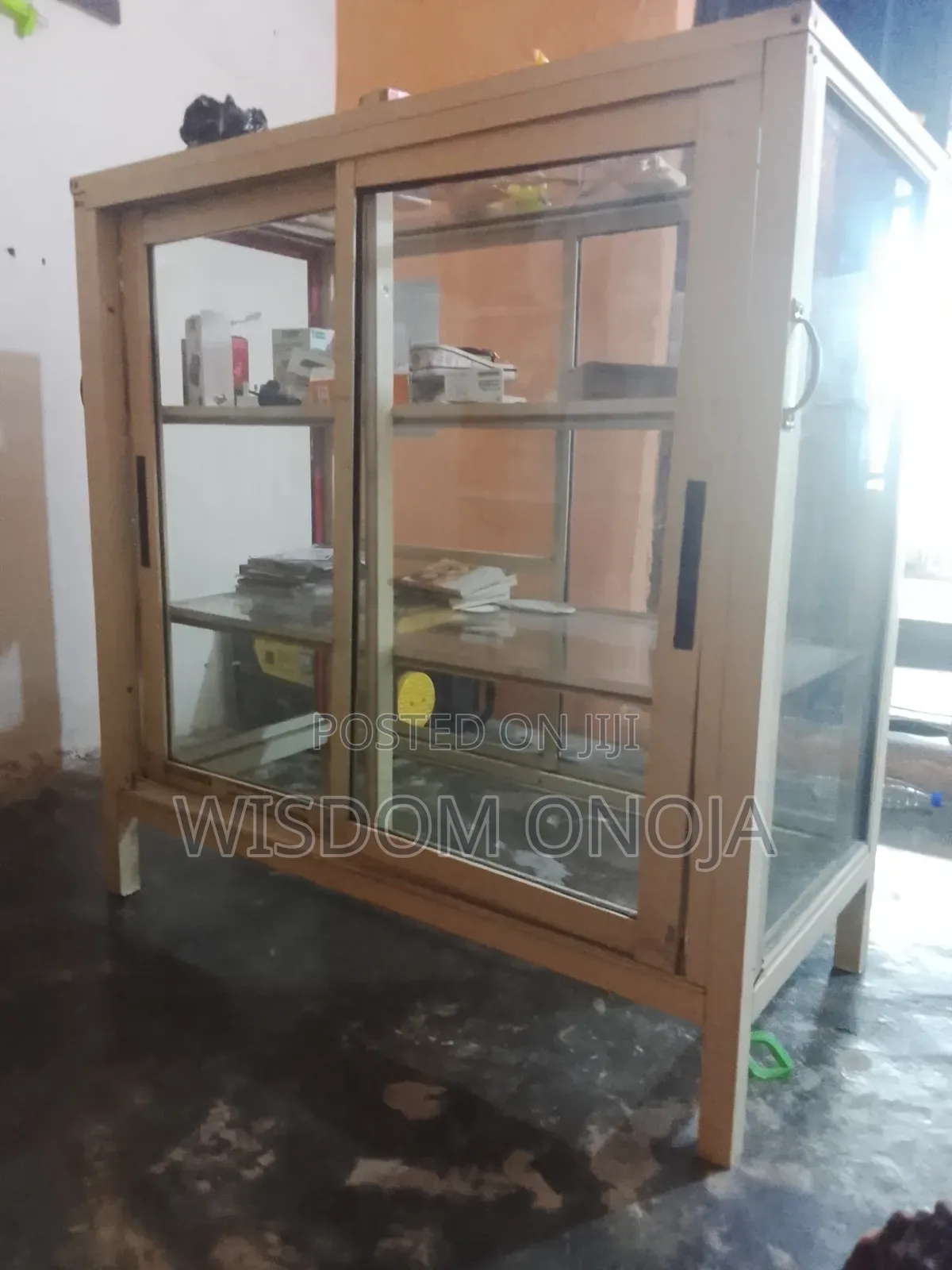 Show Glass