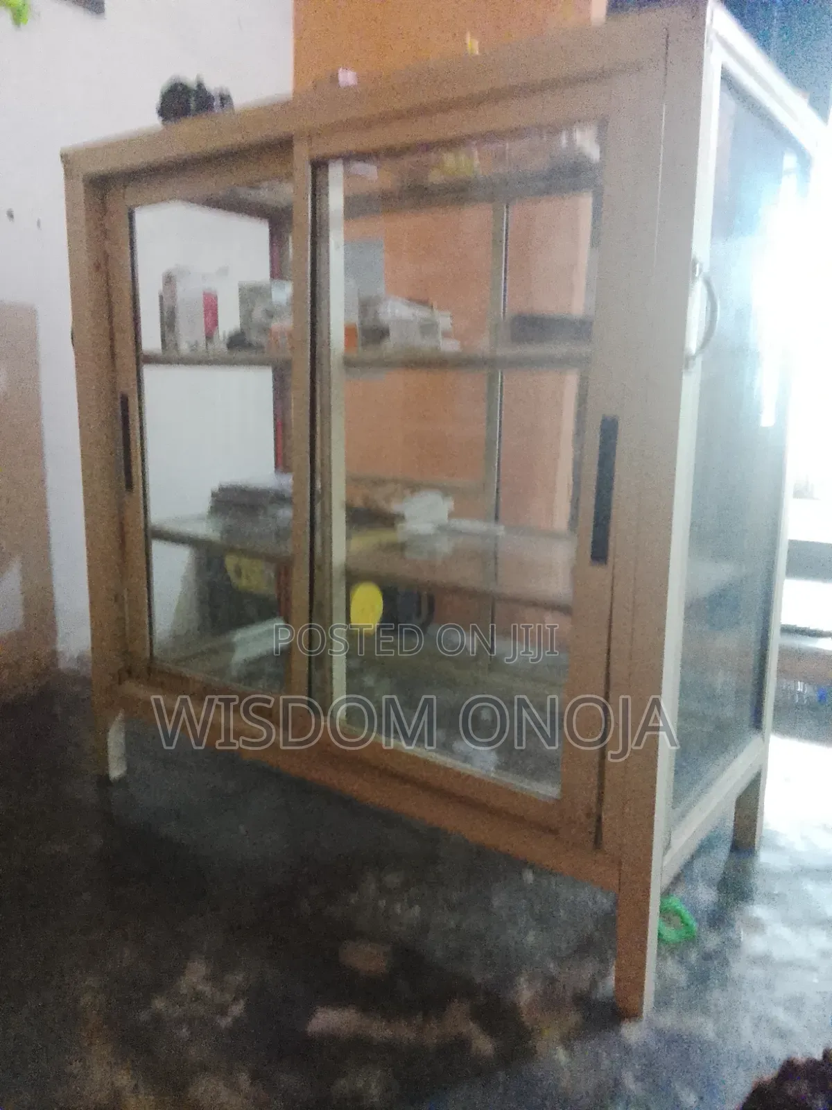 Show Glass