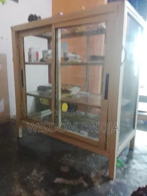 Show Glass
