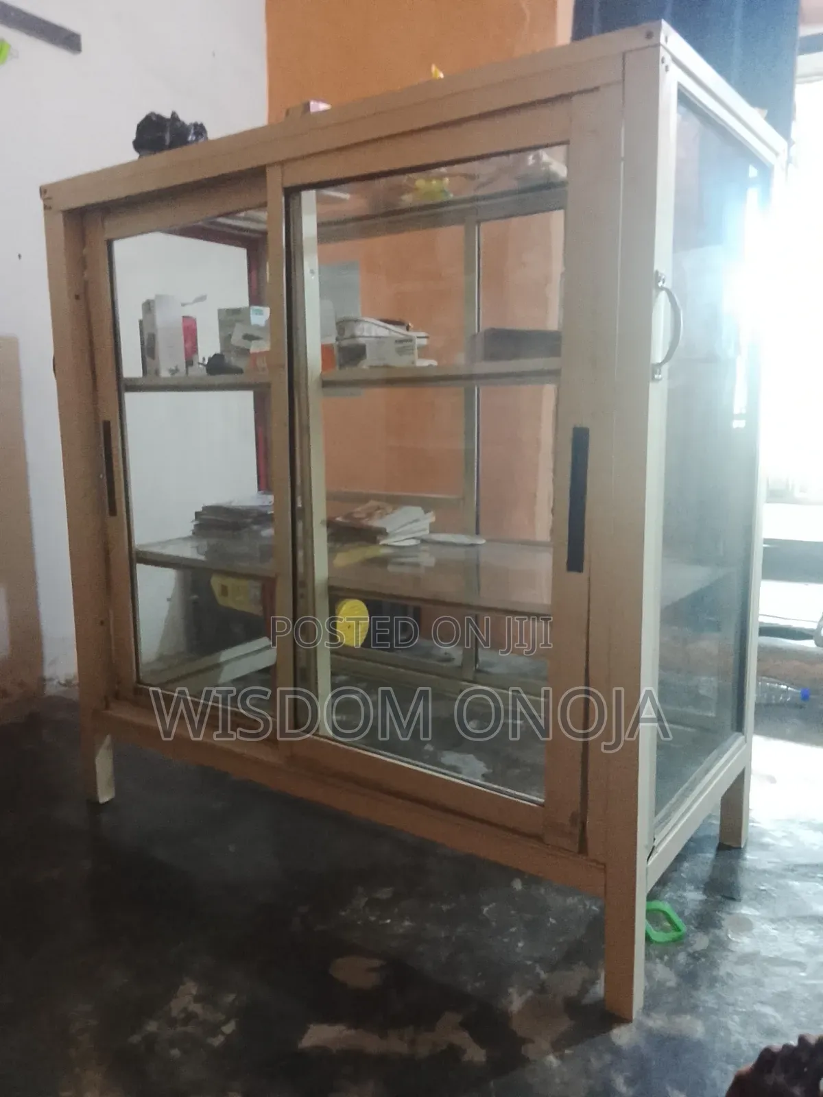 Show Glass