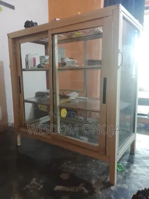 Show Glass
