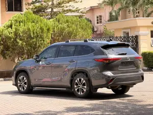 Toyota Highlander 2023 Gray