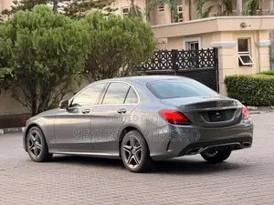 Mercedes-Benz C300 2021 Gold