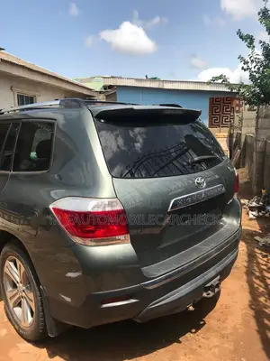 Toyota Highlander 3.5L 4WD 2013 Gray