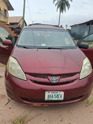 Toyota Sienna 2006 Red