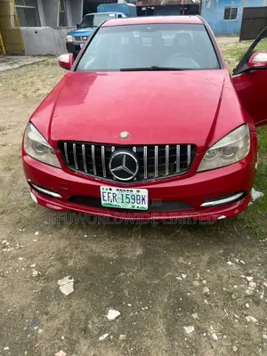 Mercedes-Benz C300 Luxury Sedan AWD (3.0L 6cyl 7A) 2008 Red