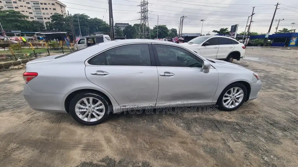Lexus ES 350 2010 Silver