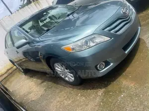 Toyota Camry LE 4dr Sedan (2.5L 4cyl 6AM) 2010 Green
