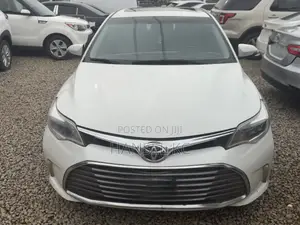 Toyota Avalon XLE (3.5L 6cyl 6A) 2018 White