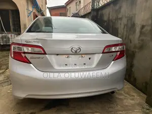 Toyota Camry LE 4dr Sedan (2.5L 4cyl 6A) 2014 Silver