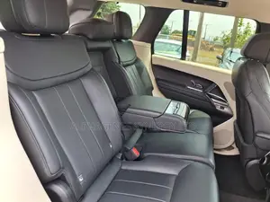 Land Rover Range Rover Vogue 2023 Black