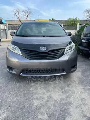 Toyota Sienna 2010 Beige