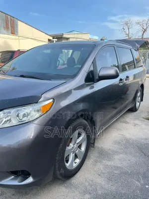 Toyota Sienna 2011 Beige