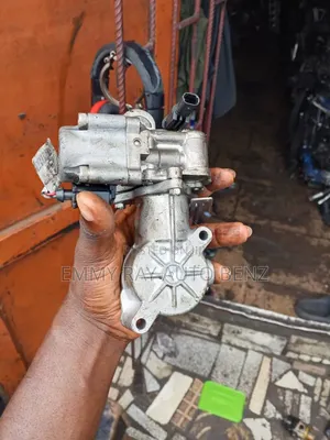 Complete Nozzle for Mercedes Benz Such as Ml 350 and GLK and Others