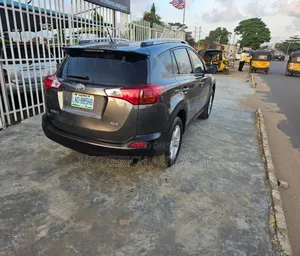Toyota RAV4 LE 4dr SUV AWD (2.5L 4cyl 6A) 2014 Gray