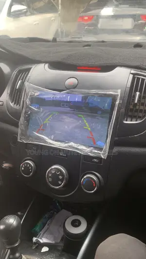 2012-2017 Kia Cerato Android Navigation + Reverse Camera