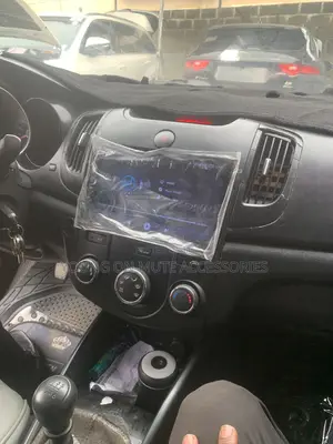 2012-2017 Kia Cerato Android Navigation + Reverse Camera