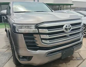 Toyota Land Cruiser LC300 2024 Gold