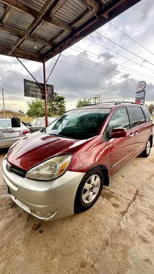 Toyota Sienna 2005 Burgundy