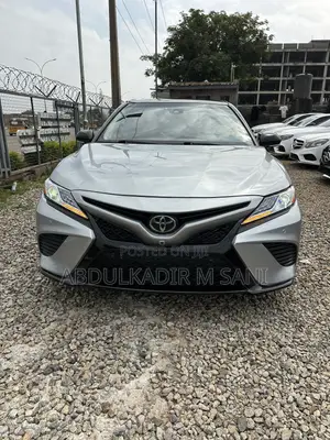 Toyota Camry 2020 Silver