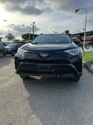 Toyota RAV4 LE 4dr SUV (2.5L 4cyl 6A) 2018 Black
