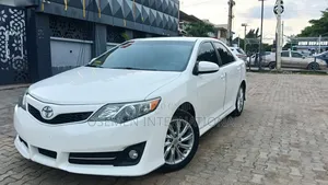 Toyota Camry SE Sport 4dr Sedan (2.5L 4cyl 6A) 2014 White