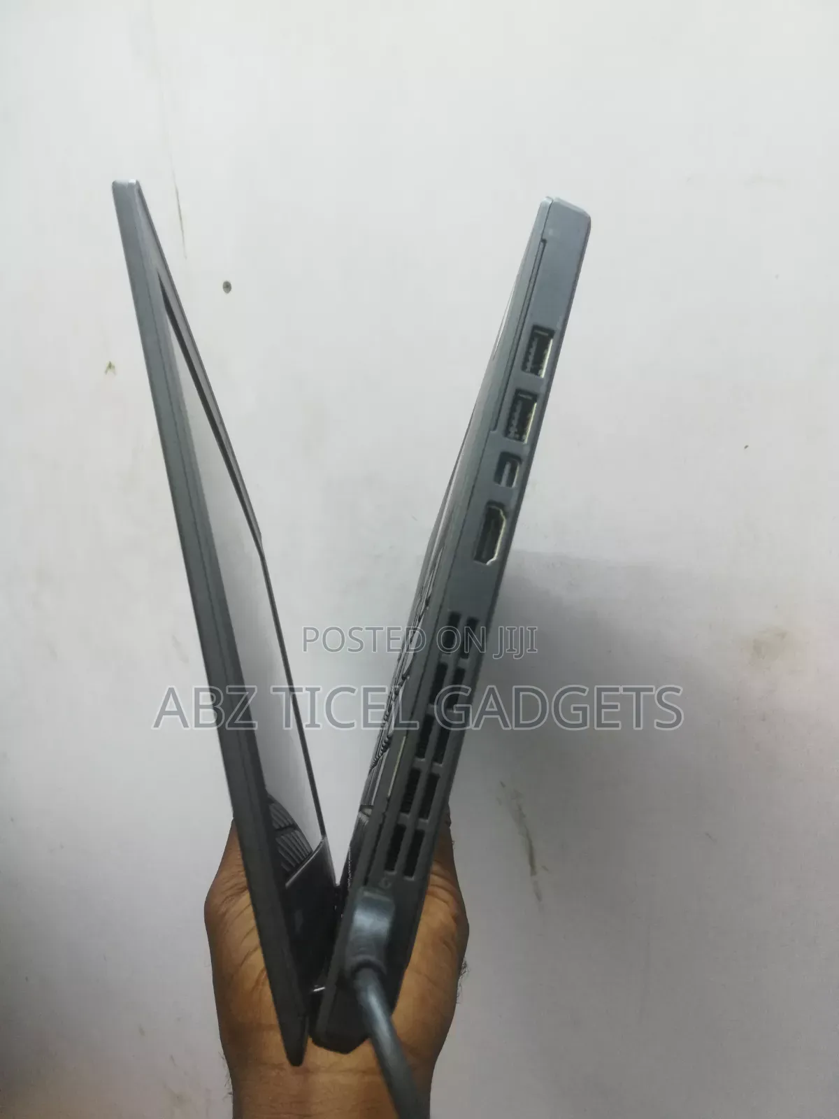 Laptop Lenovo ThinkPad X260 8GB Intel Core i5 HDD+SSD 500GB
