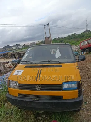Volkswagen Transporter 2005 Yellow