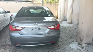 Hyundai Sonata Limited 2.0T Sedan (2.0L 4cyl 6A) 2013 Gray