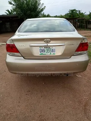 Toyota Camry 2006 Gold