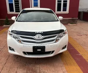 Toyota Venza 2011 White