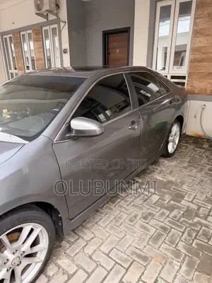 Toyota Camry SE V6 4dr Sedan (3.5L 6cyl 6A) 2012 Gray