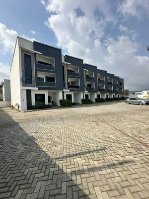 4bdrm Duplex in Lifecamp for sale