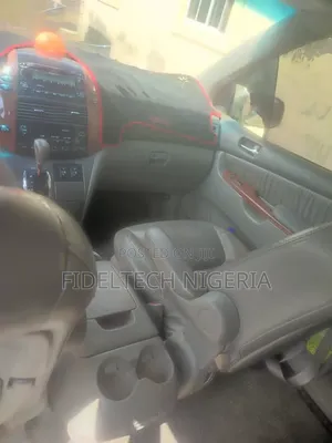 Toyota Previa 2006 Silver