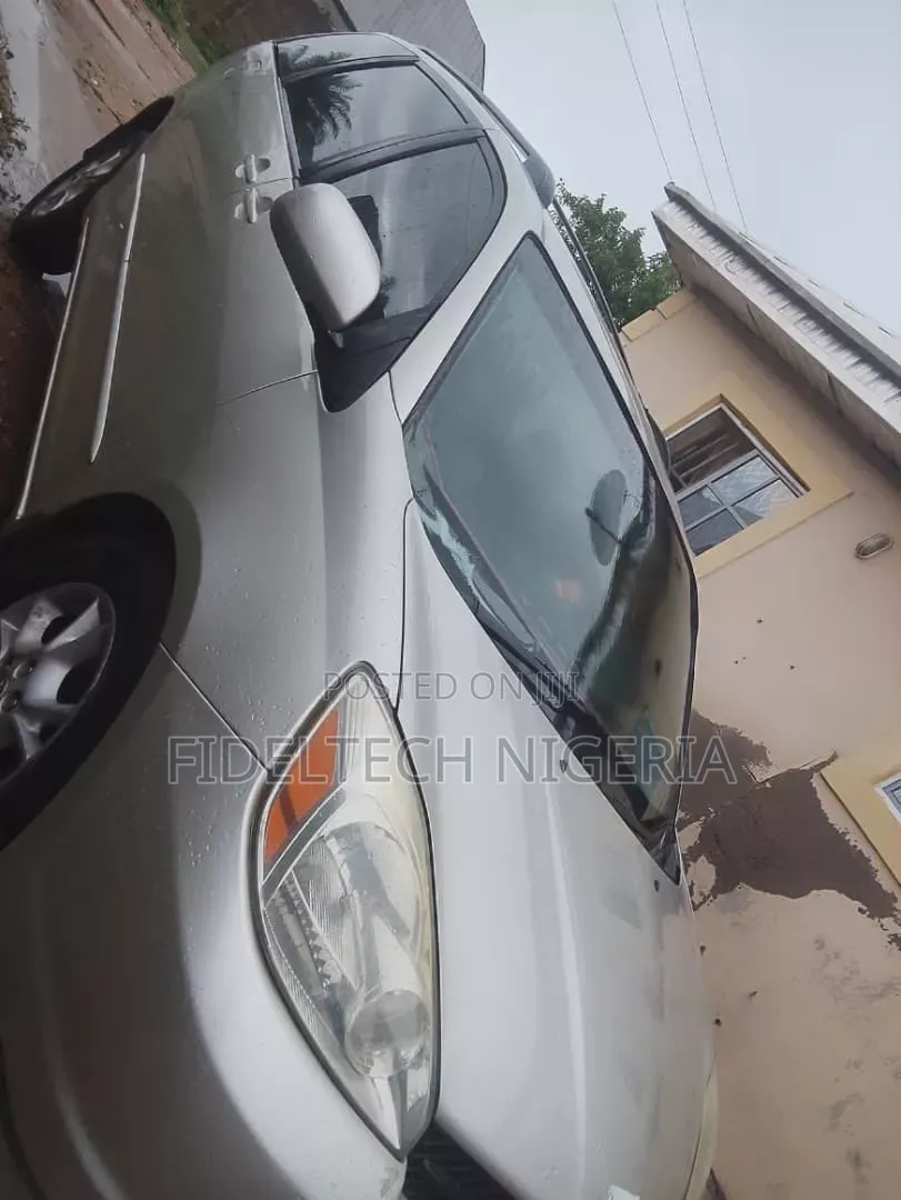 Toyota Previa 2006 Silver